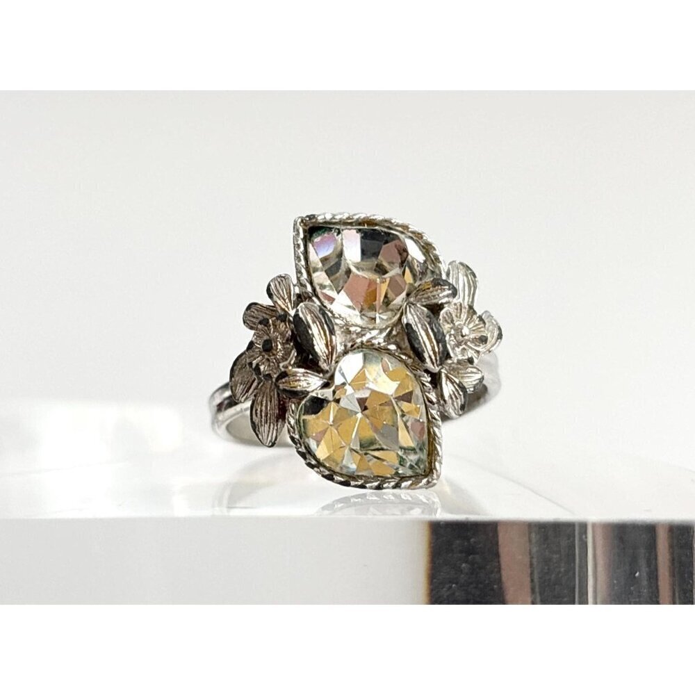 Sarah Coventry Silver T Heart Shaped Rhinestone Accented Vintage Ring - sz 7.75